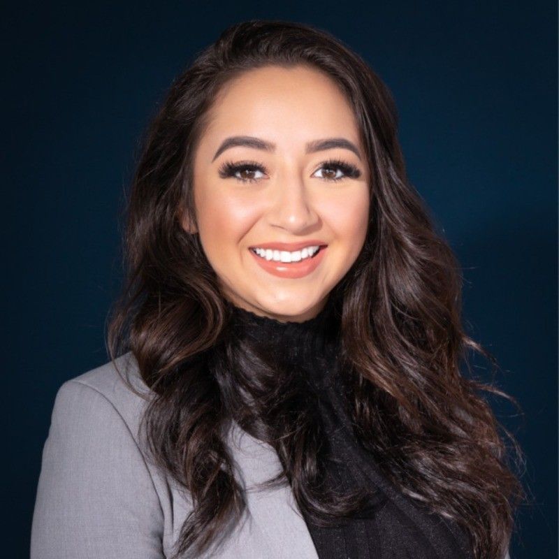 Maddie Corza headshot